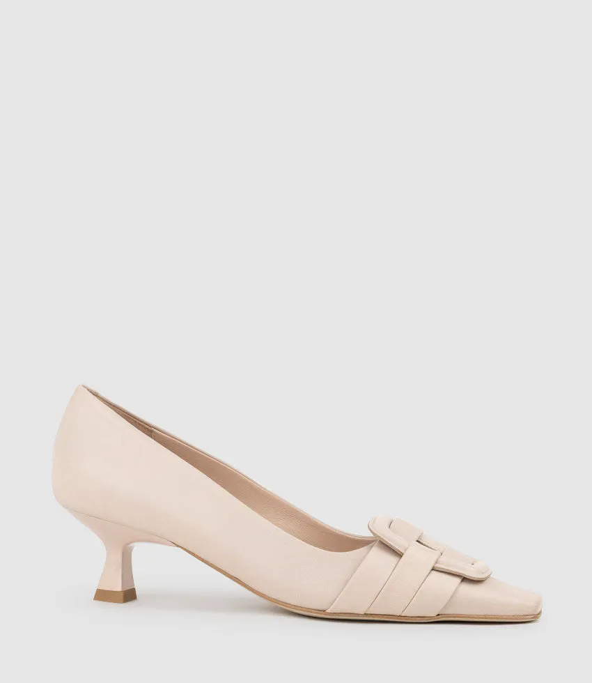 DESTRA60 Pointed Pump with Buckle in Nude