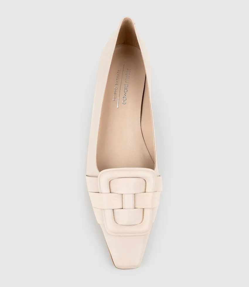 DESTRA60 Pointed Pump with Buckle in Nude