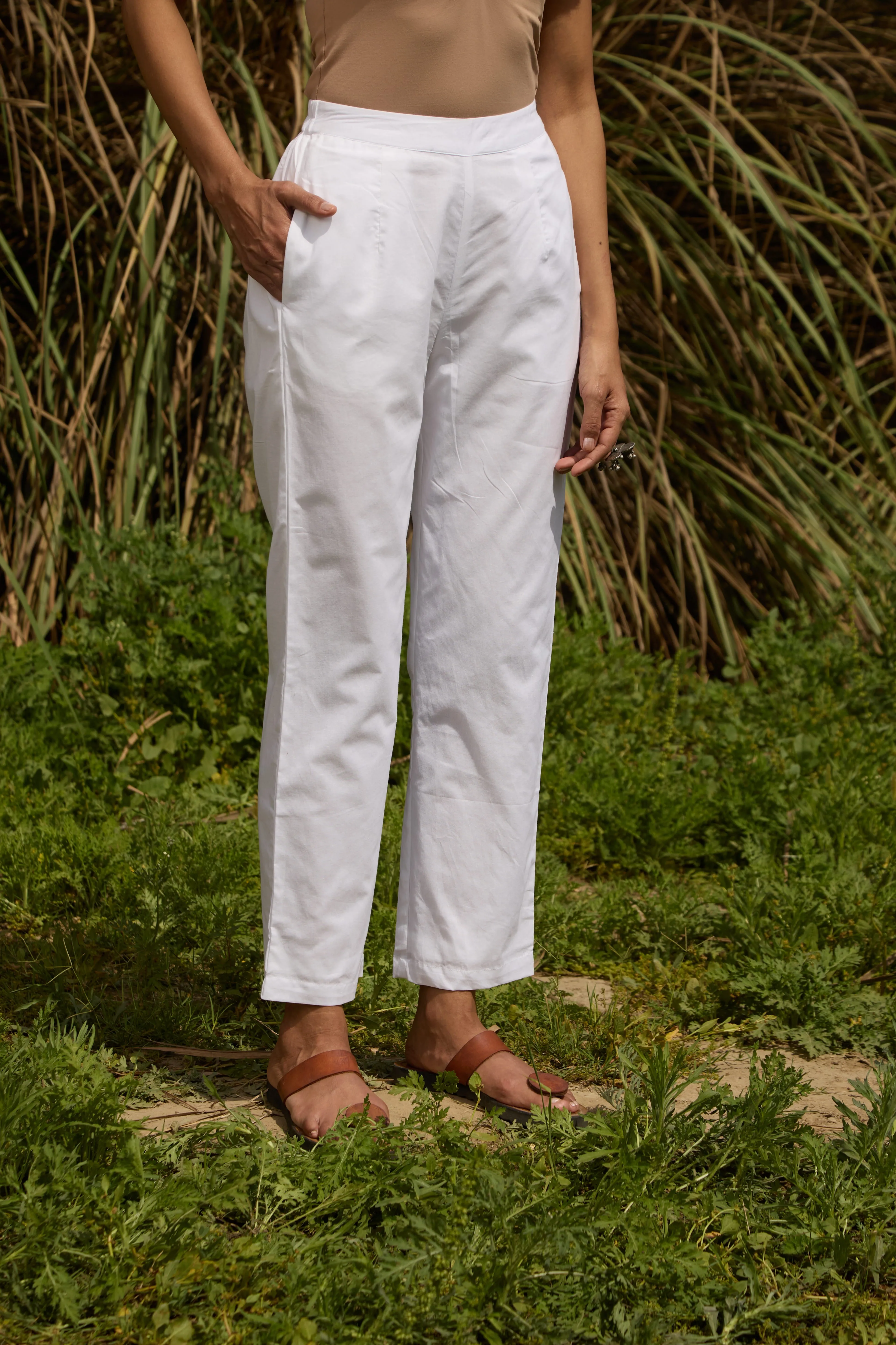 trueBrowns White Cotton Embroidered Relaxed Co-ord Set